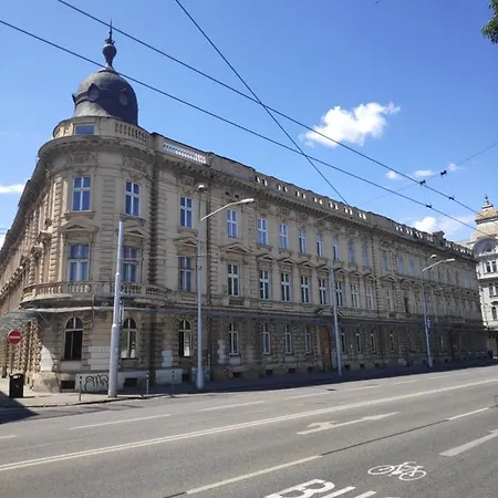 Cozyhome In Old Town, Presidential