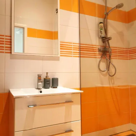 Апартаменти Cozyhome In Old Town, Presidential *